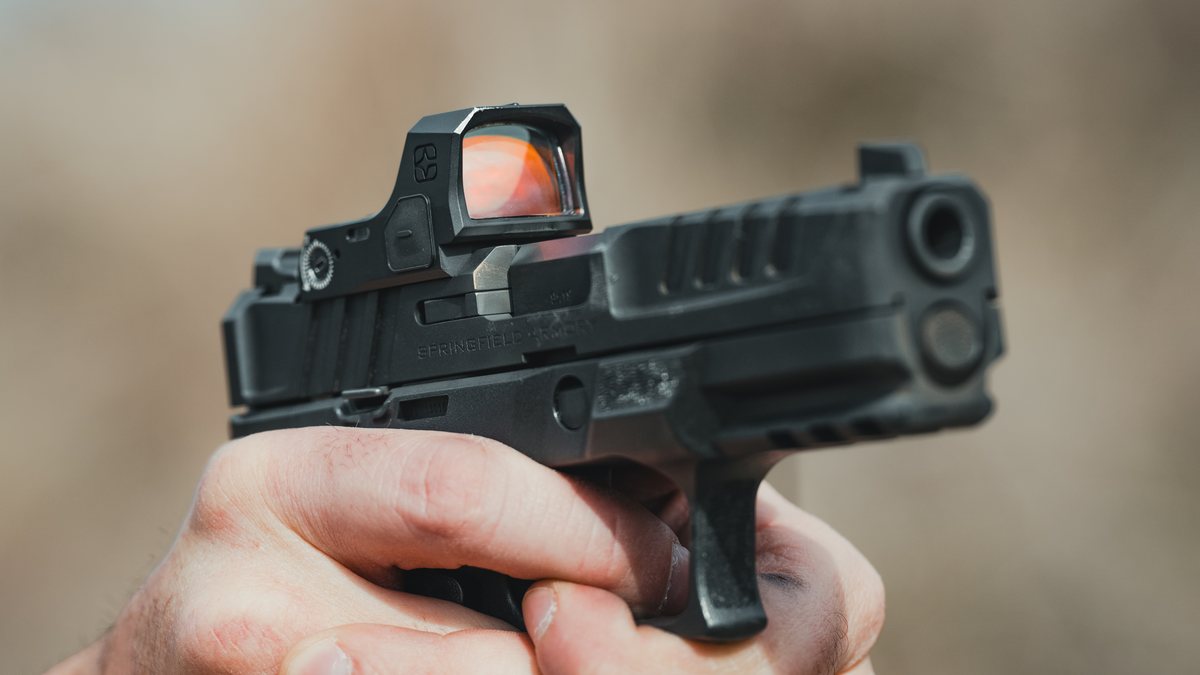 Mercury reflex sight mounted on a pistol